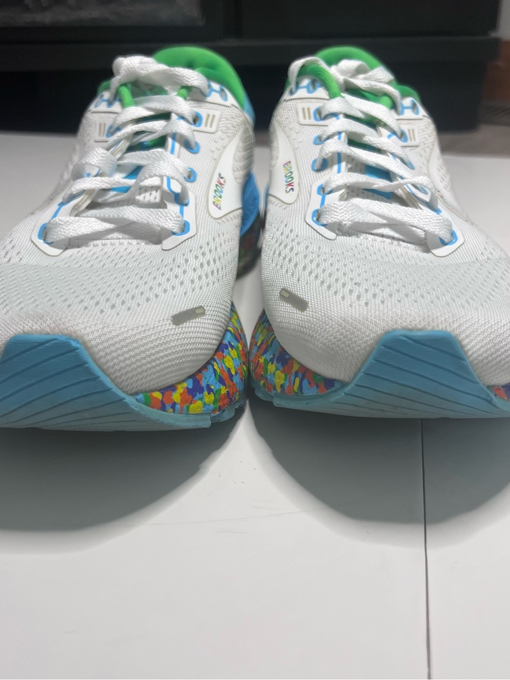 Brooks Women’s White Sneakers with Multicolor Speckle Sole - Picture 5 of 9